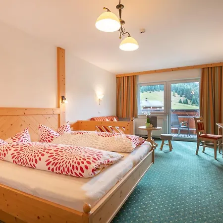 Thaneller Stadl Braeu Hotel 4*