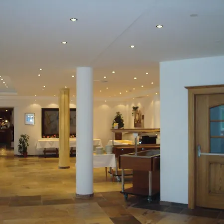 Thaneller Stadl Braeu Hotel 4*