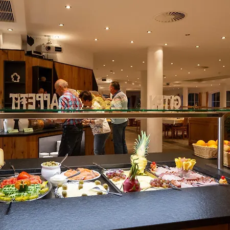 Thaneller Stadl Braeu Hotel 4*